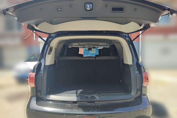 Used Infiniti QX80 2013 5.6L 4WD Trunk