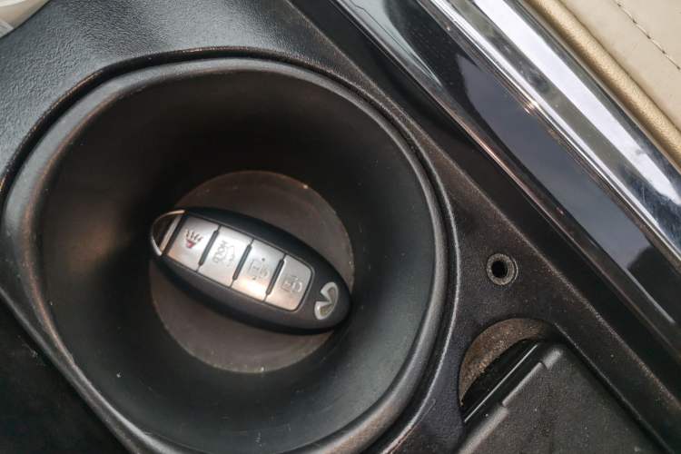 Used Infiniti QX80 2013 5.6L 4WD Vehicle Key