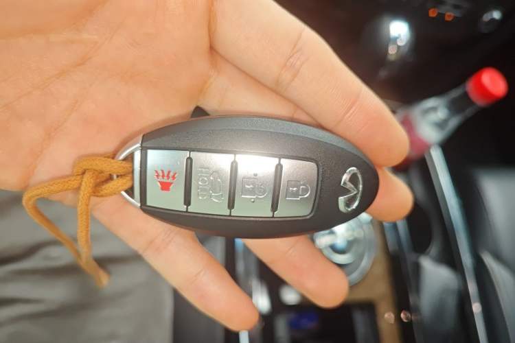 Used Infiniti QX80 2013 5.6L 4WD Vehicle Key