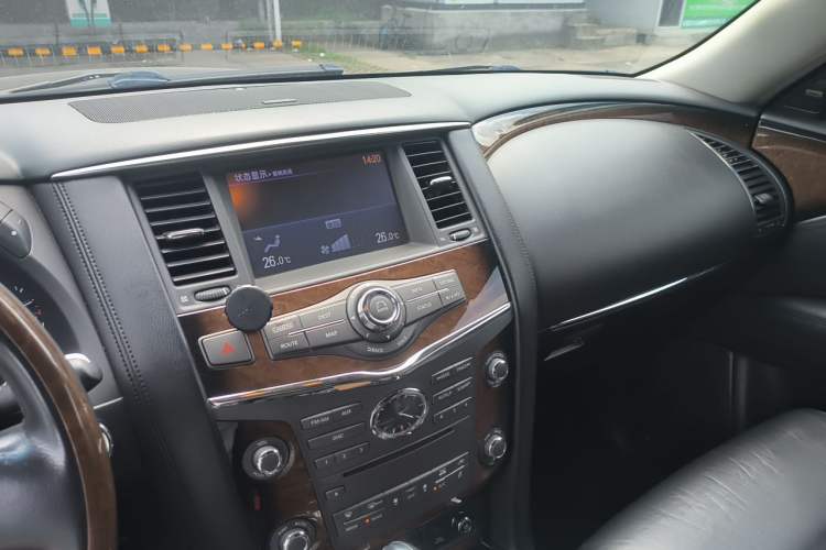 Used Infiniti QX80 2013 5.6L 4WD Audio And AC Panel