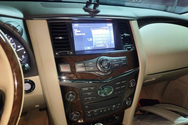 Used Infiniti QX80 2013 5.6L 4WD Audio And AC Panel
