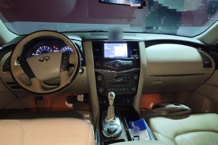 Used Infiniti QX80 2013 5.6L 4WD Center Console