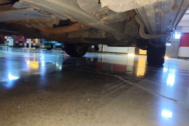Used Infiniti QX80 2013 5.6L 4WD Chassis Front Left
