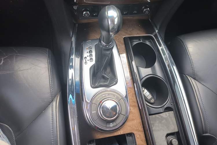 Used Infiniti QX80 2013 5.6L 4WD Gear Lever