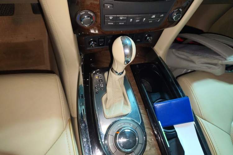 Used Infiniti QX80 2013 5.6L 4WD Gear Lever