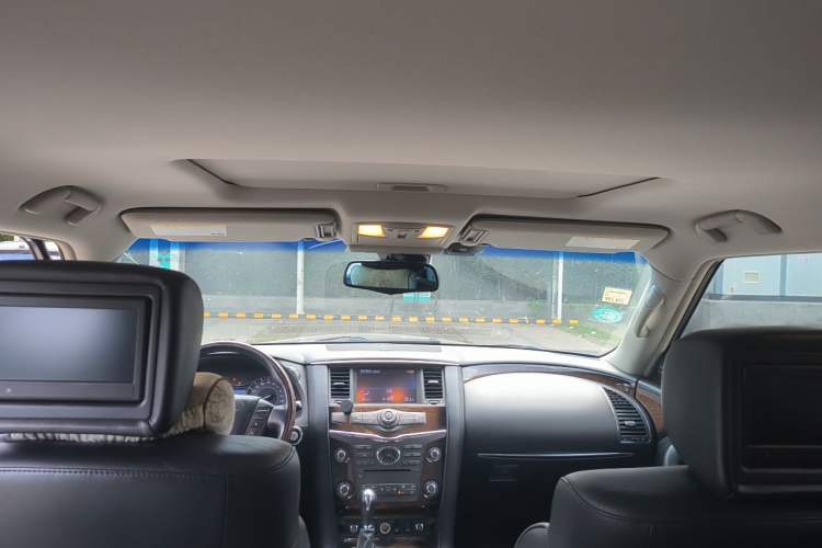 Used Infiniti QX80 2013 5.6L 4WD Headliner