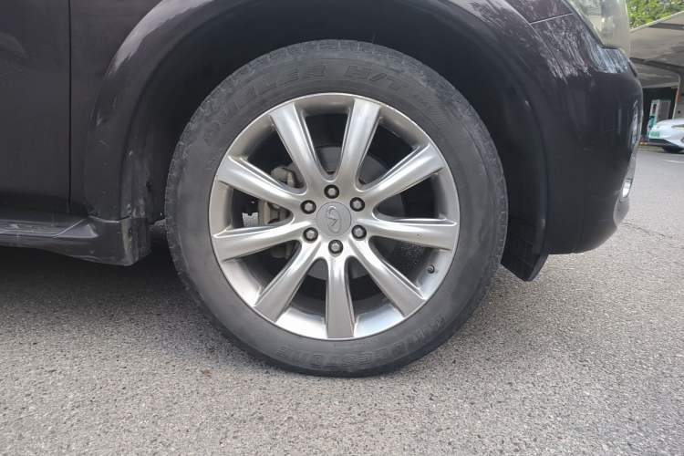 Used Infiniti QX80 2013 5.6L 4WD Right Front Wheel Hub