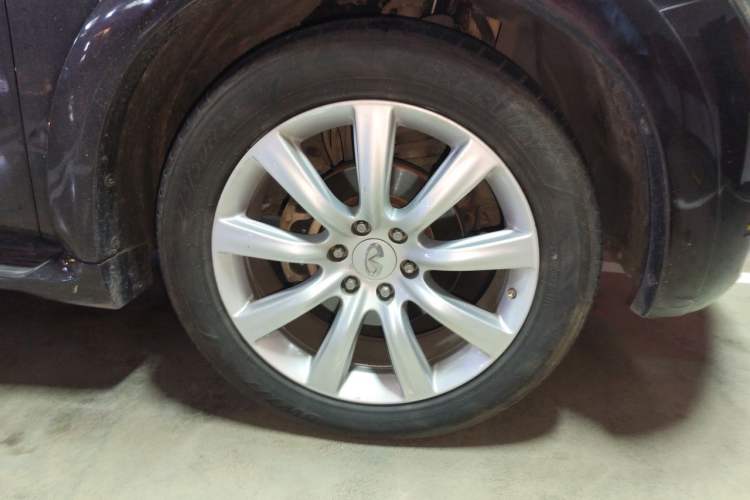 Used Infiniti QX80 2013 5.6L 4WD Right Front Wheel Hub