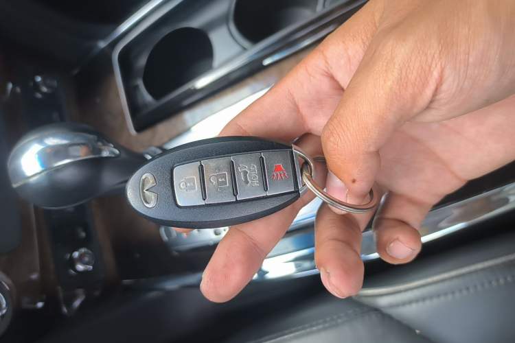 Used Infiniti QX80 2013 5.6L 4WD Vehicle Key