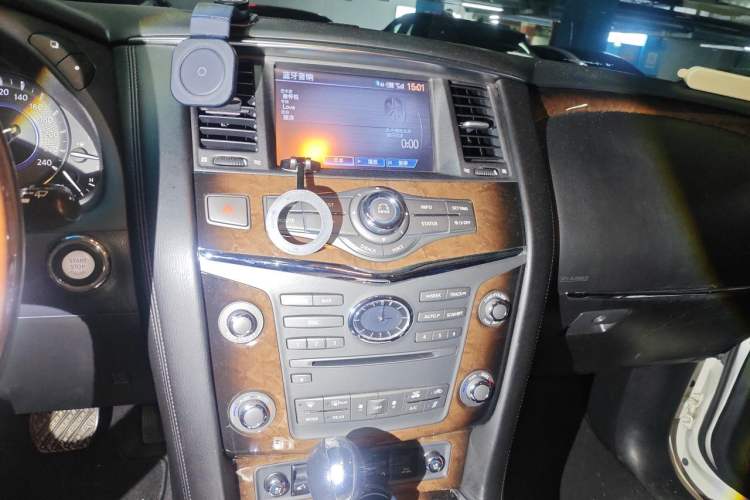 Used Infiniti QX80 2013 5.6L 4WD Audio And AC Panel