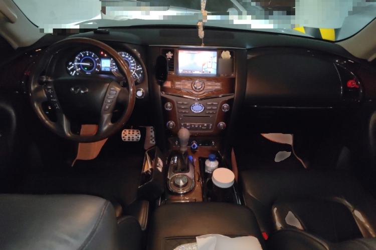 Used Infiniti QX80 2013 5.6L 4WD Center Console