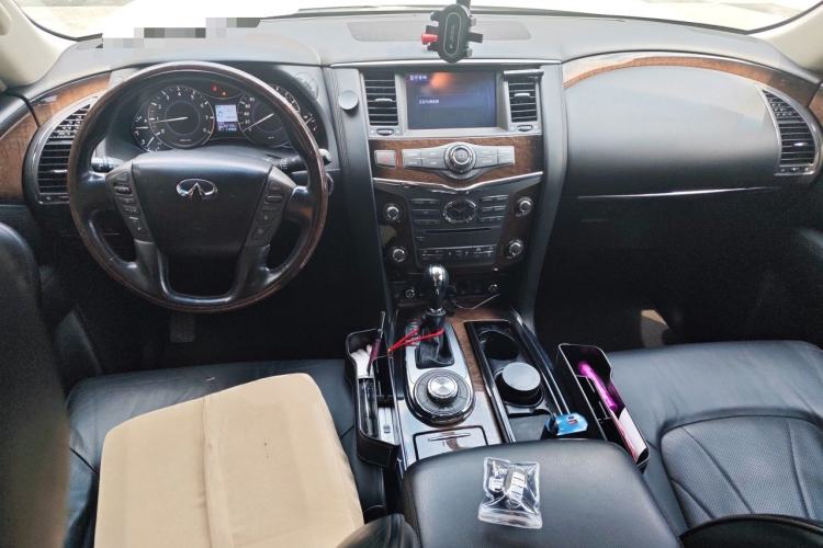 Used Infiniti QX80 2013 5.6L 4WD Center Console