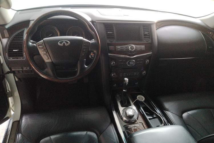 Used Infiniti QX80 2013 5.6L 4WD Center Console