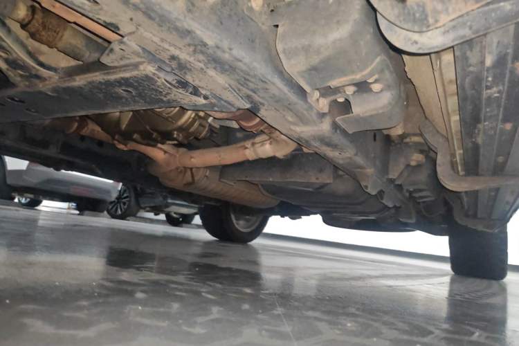 Used Infiniti QX80 2013 5.6L 4WD Chassis Front Left