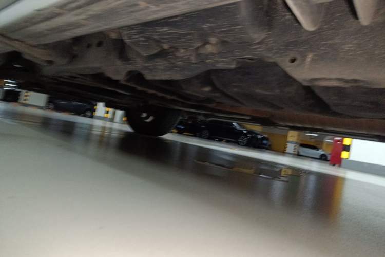 Used Infiniti QX80 2013 5.6L 4WD Chassis Front Left