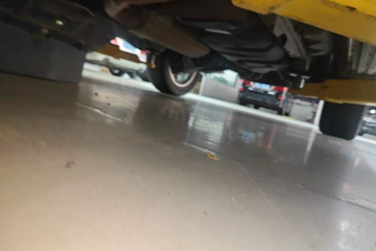 Used Infiniti QX80 2013 5.6L 4WD Chassis Front Left