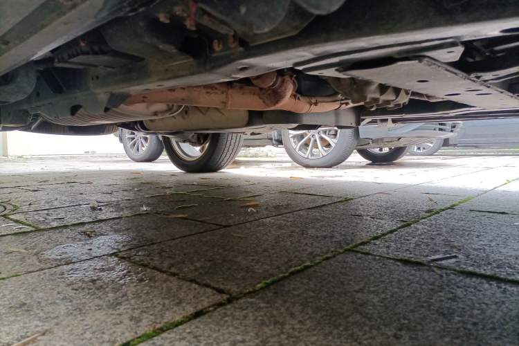Used Infiniti QX80 2013 5.6L 4WD Chassis Front Right