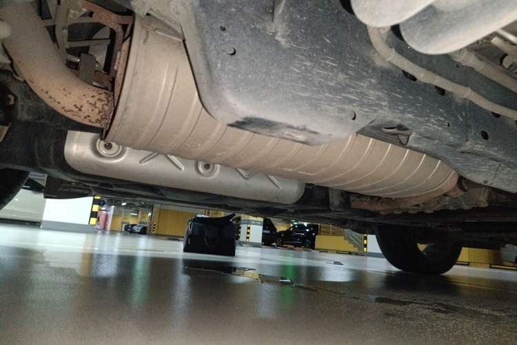 Used Infiniti QX80 2013 5.6L 4WD Chassis Front Right