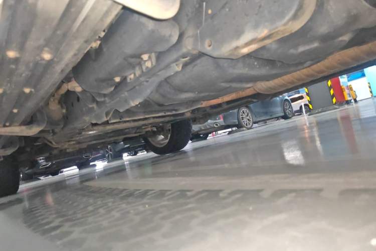 Used Infiniti QX80 2013 5.6L 4WD Chassis Rear Left