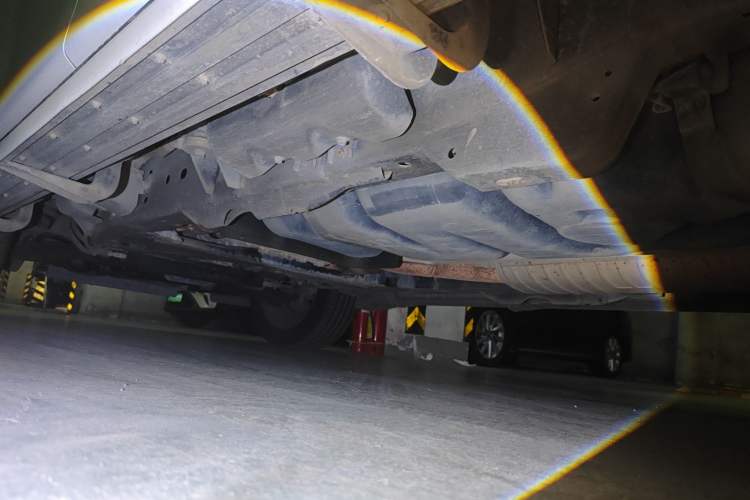 Used Infiniti QX80 2013 5.6L 4WD Chassis Rear Left