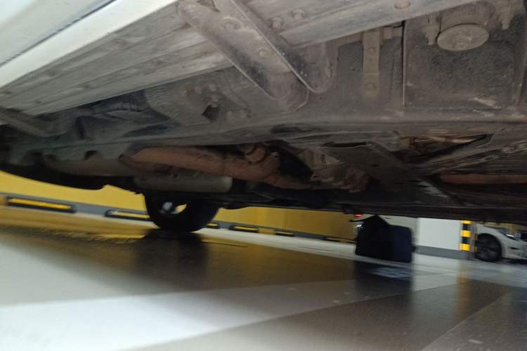 Used Infiniti QX80 2013 5.6L 4WD Chassis Rear Right