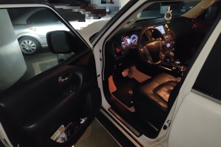 Used Infiniti QX80 2013 5.6L 4WD Driver Seat