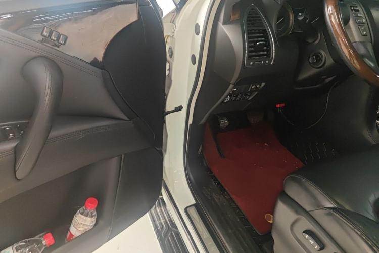 Used Infiniti QX80 2013 5.6L 4WD Driver Seat