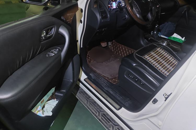 Used Infiniti QX80 2013 5.6L 4WD Driver Seat