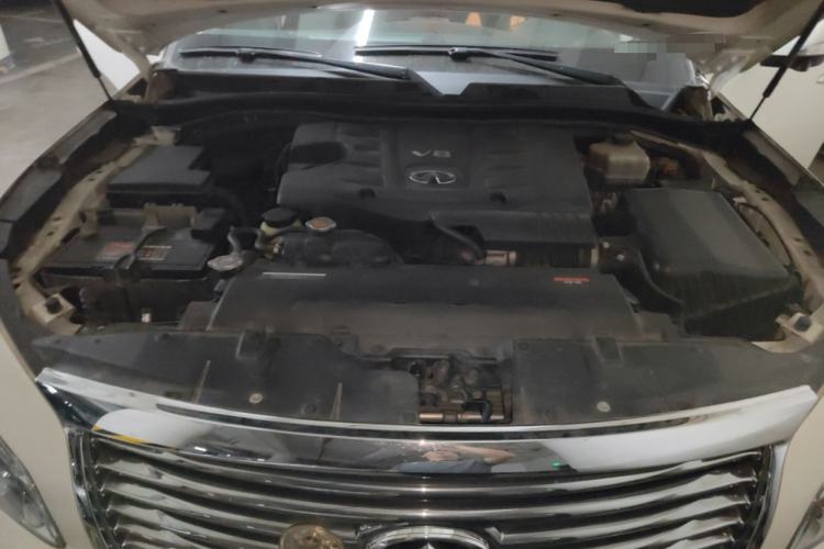 Used Infiniti QX80 2013 5.6L 4WD Engine Bay