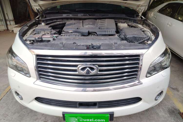 Used Infiniti QX80 2013 5.6L 4WD Engine Bay