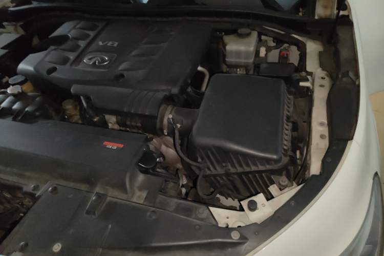 Used Infiniti QX80 2013 5.6L 4WD Engine Bay Left