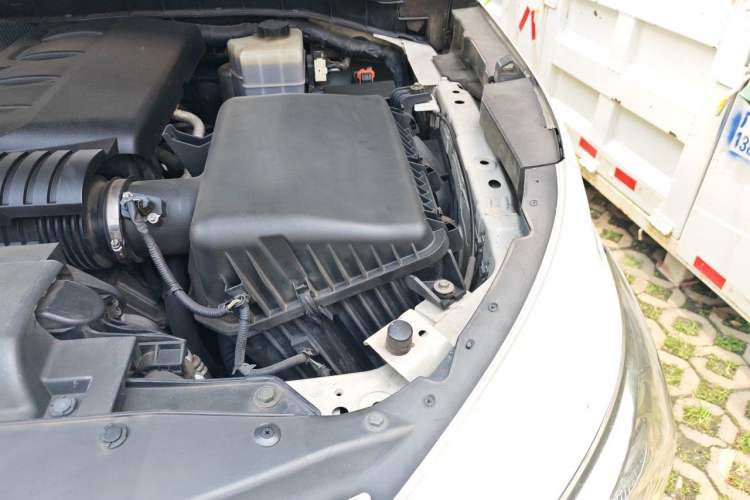 Used Infiniti QX80 2013 5.6L 4WD Engine Bay Left