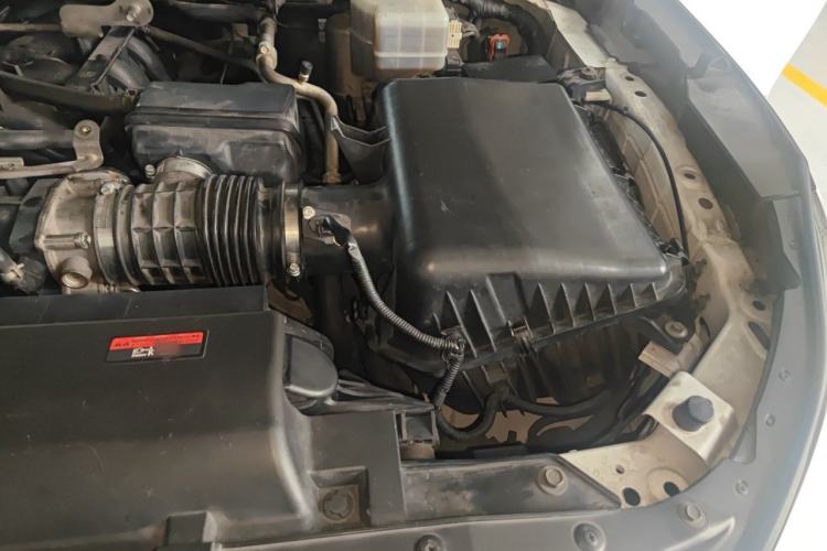 Used Infiniti QX80 2013 5.6L 4WD Engine Bay Left