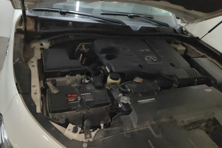 Used Infiniti QX80 2013 5.6L 4WD Engine Bay Right