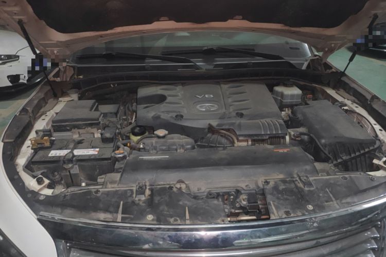 Used Infiniti QX80 2013 5.6L 4WD Engine Bay