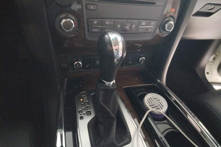 Used Infiniti QX80 2013 5.6L 4WD Gear Lever
