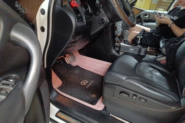 Used Infiniti QX80 2013 5.6L 4WD Left Front Seat