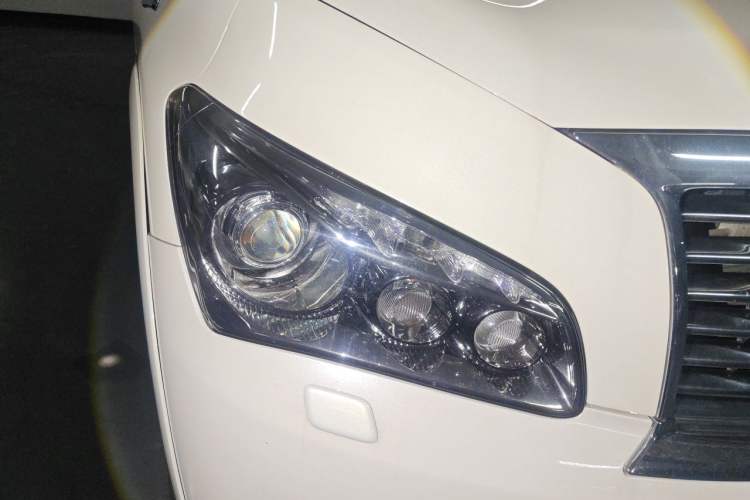 Used Infiniti QX80 2013 5.6L 4WD Right Front Headlight