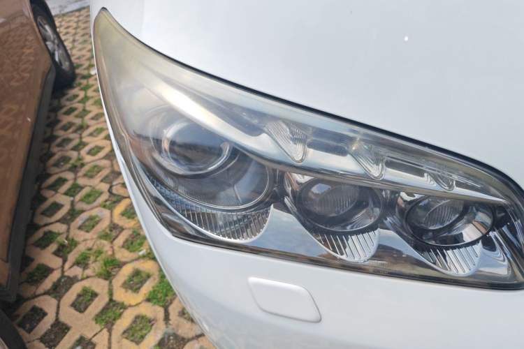 Used Infiniti QX80 2013 5.6L 4WD Right Front Headlight
