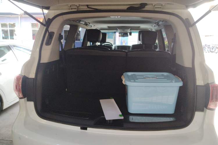 Used Infiniti QX80 2013 5.6L 4WD Trunk