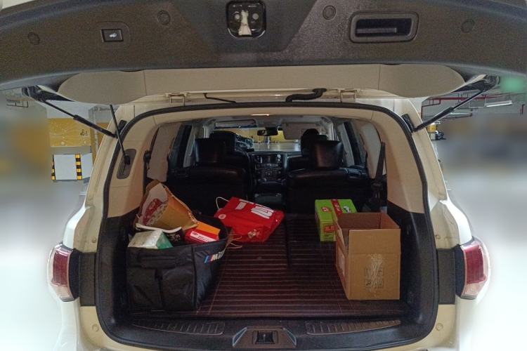 Used Infiniti QX80 2013 5.6L 4WD Trunk