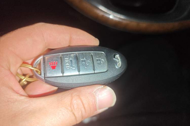 Used Infiniti QX80 2013 5.6L 4WD Vehicle Key