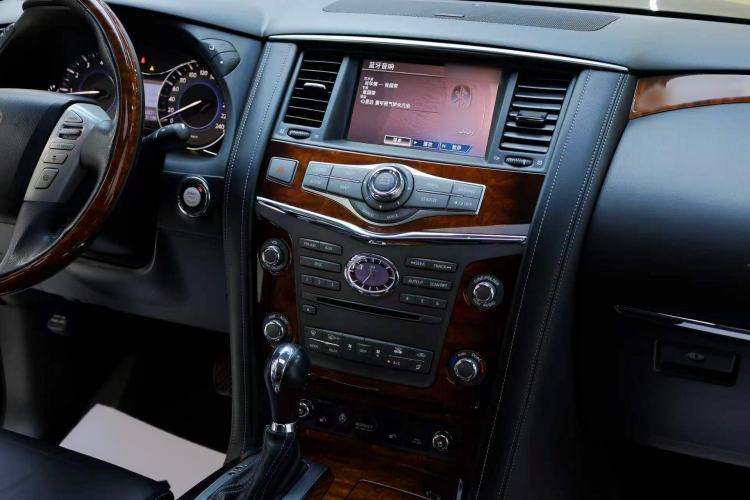 Used Infiniti QX80 2016 5.6L 4WD Audio And AC Panel