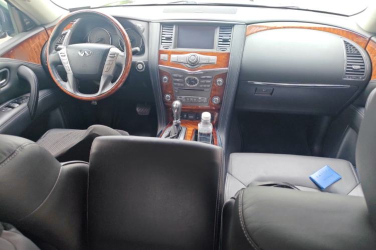 Used Infiniti QX80 2016 5.6L 4WD Center Console