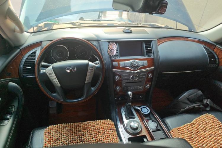 Used Infiniti QX80 2016 5.6L 4WD Center Console