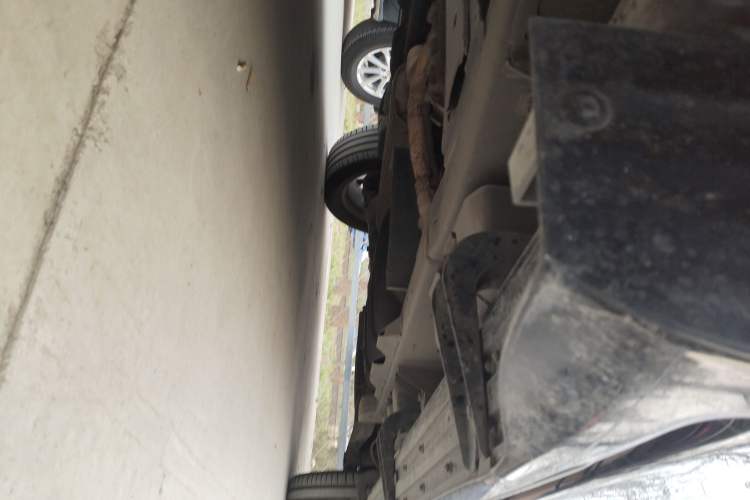 Used Infiniti QX80 2016 5.6L 4WD Chassis Front Left