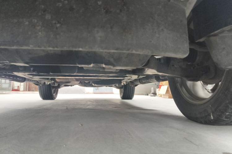 Used Infiniti QX80 2016 5.6L 4WD Chassis Front Left