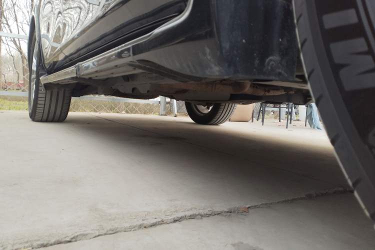 Used Infiniti QX80 2016 5.6L 4WD Chassis Front Right