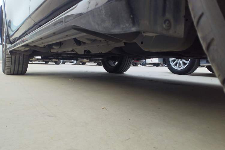 Used Infiniti QX80 2016 5.6L 4WD Chassis Rear Left