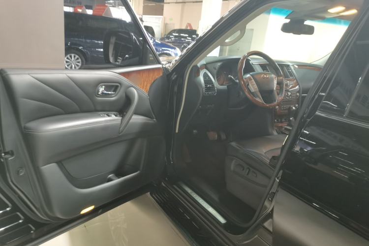 Used Infiniti QX80 2016 5.6L 4WD Driver Seat